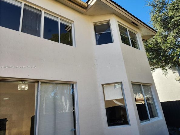 7257 NW 113th Pl, Doral FL 33178