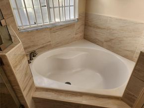 7257 NW 113th Pl, Doral FL 33178