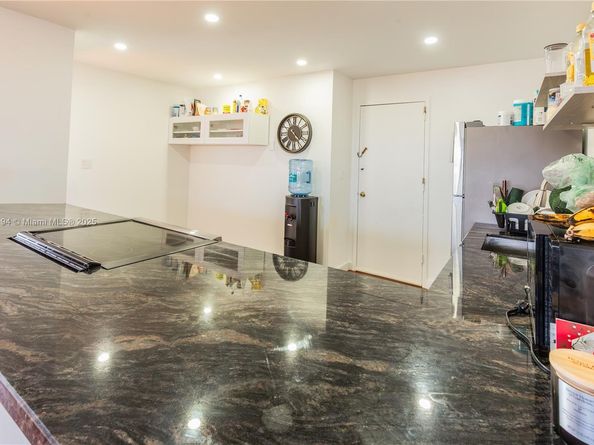 401 Golden Isles Dr 804, Hallandale Beach FL 33009