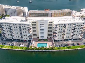 401 Golden Isles Dr