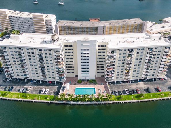 401 Golden Isles Dr 804, Hallandale Beach FL 33009
