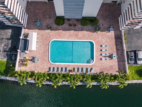 401 Golden Isles Dr 804, Hallandale Beach FL 33009