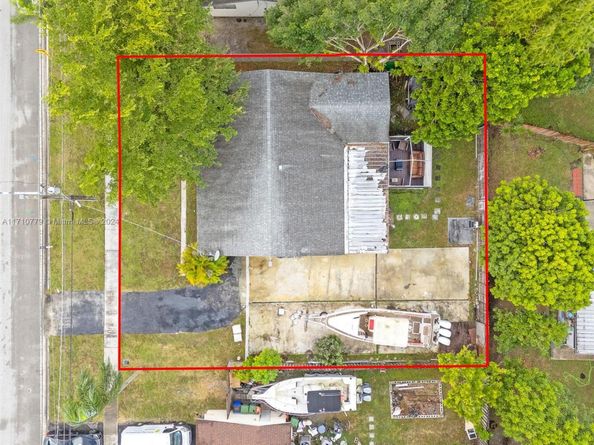 6707 Winfield Blvd, Margate FL 33063