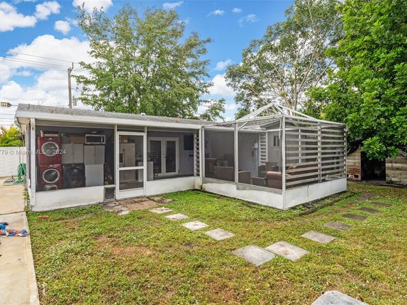 6707 Winfield Blvd, Margate FL 33063