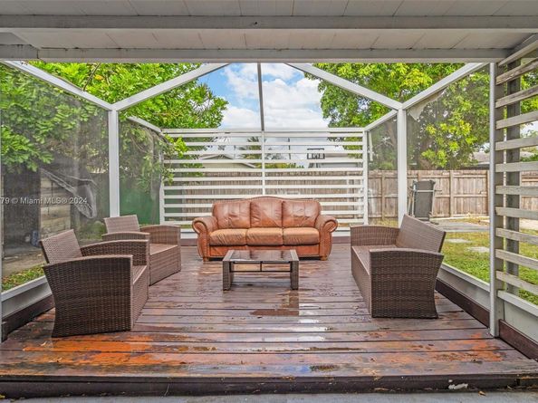 6707 Winfield Blvd, Margate FL 33063