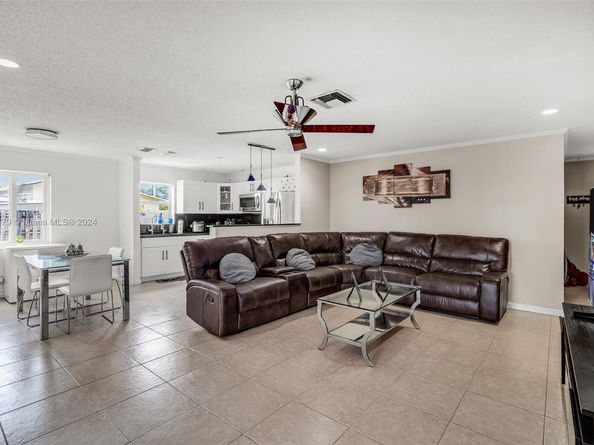 6707 Winfield Blvd, Margate FL 33063