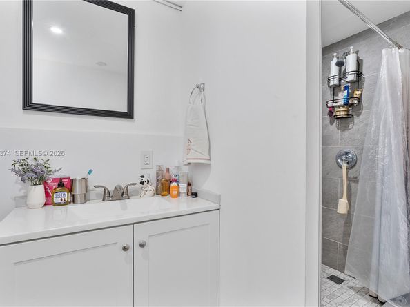 2231 SW 17th St, Miami FL 33145