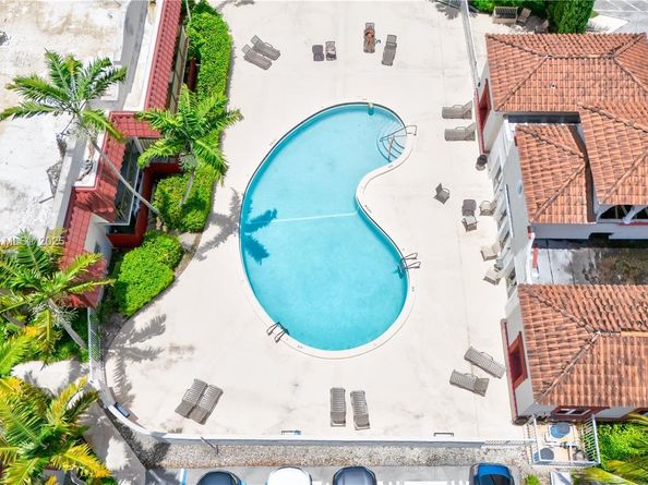 6711 N Kendall Dr 505, Pinecrest FL 33156