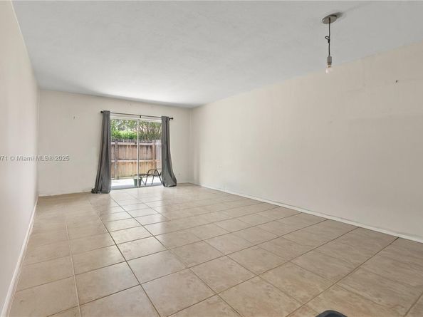 6711 N Kendall Dr 505, Pinecrest FL 33156