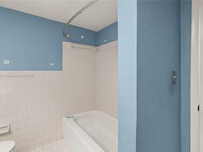 6711 N Kendall Dr 505, Pinecrest FL 33156