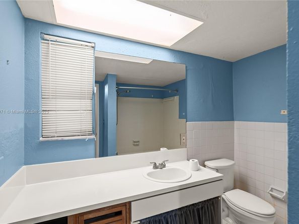 6711 N Kendall Dr 505, Pinecrest FL 33156