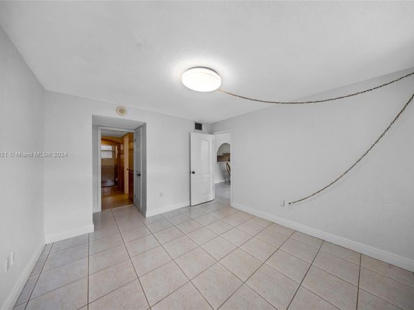 465 Ocean Dr 507, Miami Beach FL 33139