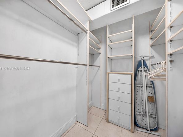 465 Ocean Dr 507, Miami Beach FL 33139
