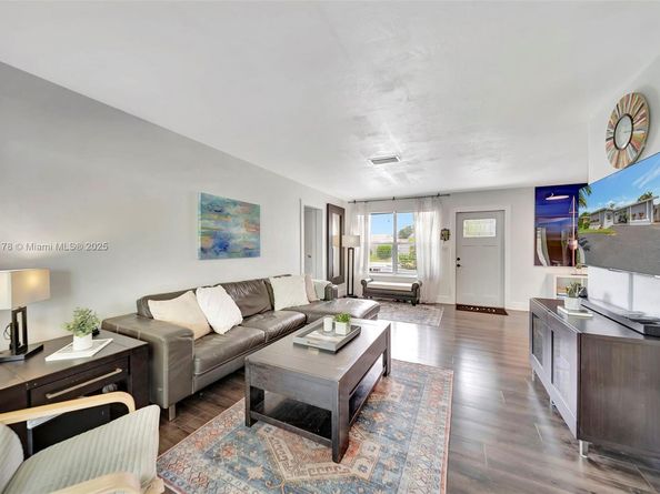 6361 Liberty St, Hollywood FL 33024