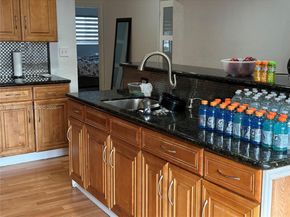 2860 NW 207th St, Miami Gardens FL 33056