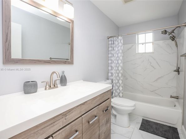 365 NW 154th Ave, Pembroke Pines FL 33028