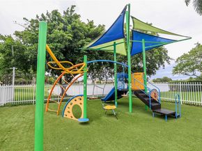 365 NW 154th Ave, Pembroke Pines FL 33028