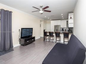 365 NW 154th Ave, Pembroke Pines FL 33028