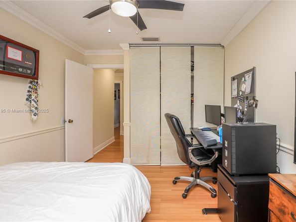 365 NW 154th Ave, Pembroke Pines FL 33028