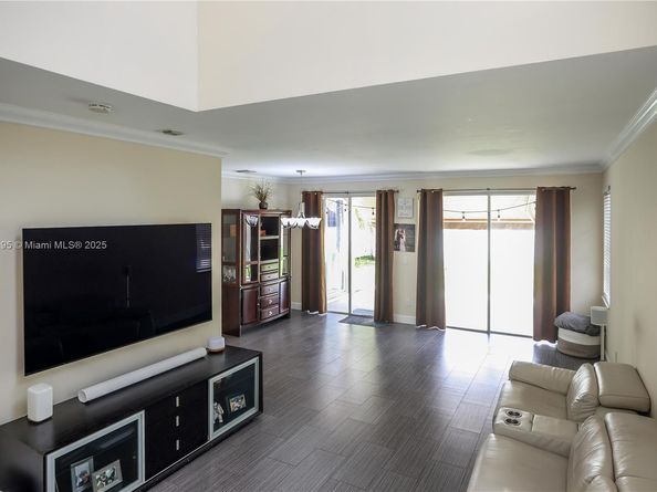 365 NW 154th Ave, Pembroke Pines FL 33028