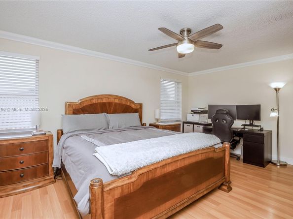 365 NW 154th Ave, Pembroke Pines FL 33028