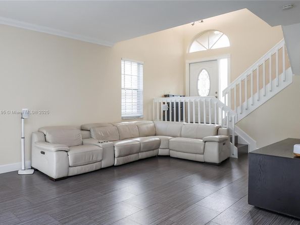 365 NW 154th Ave, Pembroke Pines FL 33028