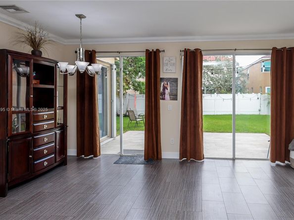 365 NW 154th Ave, Pembroke Pines FL 33028