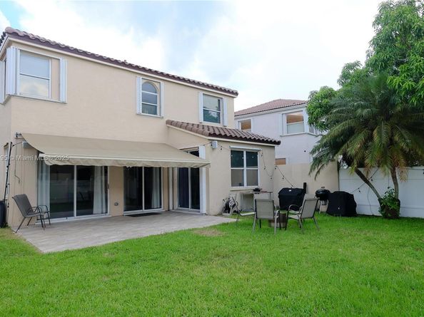 365 NW 154th Ave, Pembroke Pines FL 33028