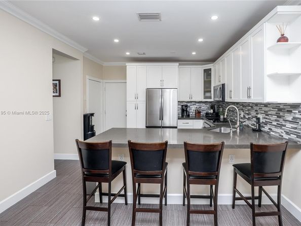 365 NW 154th Ave, Pembroke Pines FL 33028