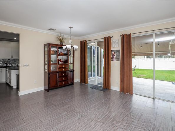 365 NW 154th Ave, Pembroke Pines FL 33028