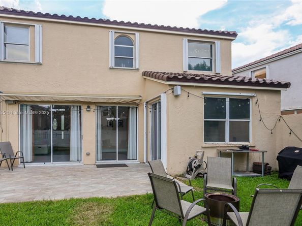365 NW 154th Ave, Pembroke Pines FL 33028