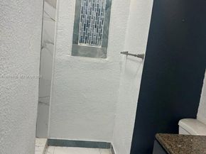 2511 NW 24th St, Miami FL 33142