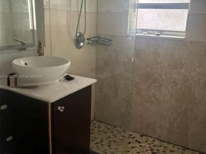 2511 NW 24th St, Miami FL 33142