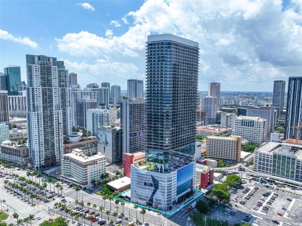 398 NE 5th St 3017, Miami FL 33132