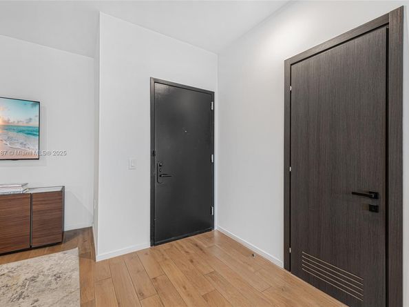 398 NE 5th St 3017, Miami FL 33132