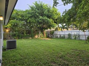 780 W 74th Pl, Hialeah FL 33014