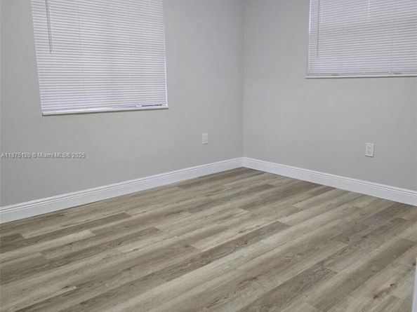 780 W 74th Pl, Hialeah FL 33014