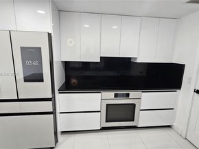 1861 NW North River Dr 11, Miami FL 33125