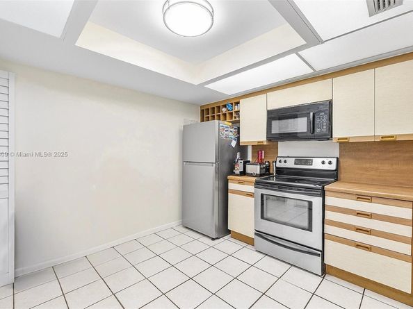 8830 SW 123rd Ct I308, Miami FL 33186