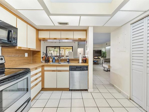 8830 SW 123rd Ct I308, Miami FL 33186