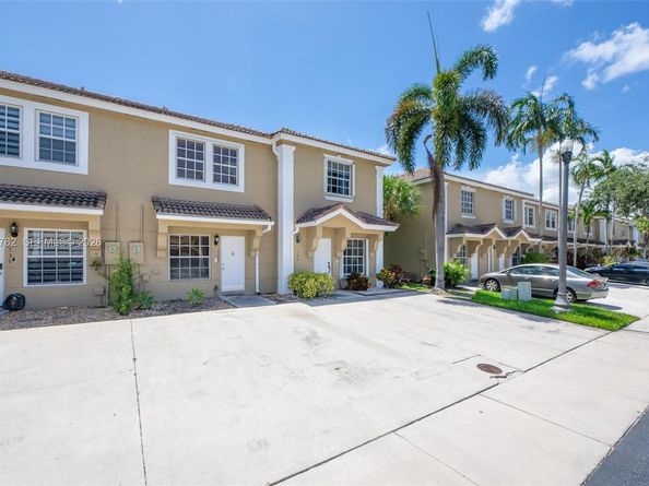 728 SW 122nd Ave, Pembroke Pines FL 33025