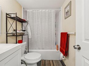 10365 SW 11th Ter 49B, Miami FL 33174