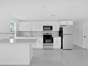 655 SW 5th St, Homestead FL 33030