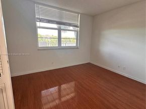 250 Jacaranda Dr 305, Plantation FL 33324