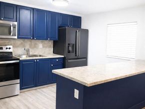 6305 Hayes St, Hollywood FL 33024