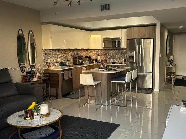 5252 NW 85th Ave 706, Doral FL 33166