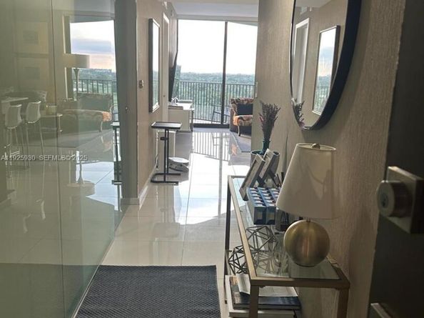 5252 NW 85th Ave 706, Doral FL 33166