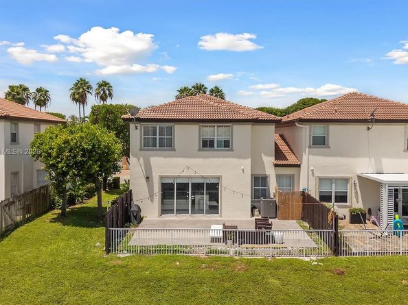 7521 NW 113th Path, Doral FL 33178