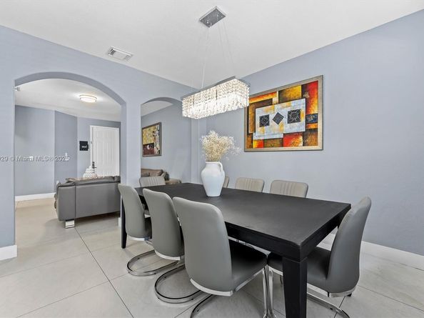 7521 NW 113th Path, Doral FL 33178