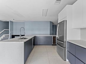 7521 NW 113th Path, Doral FL 33178